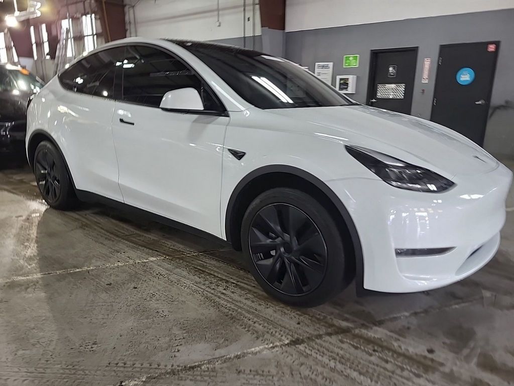 Used 2024 White Tesla Long Range image 2