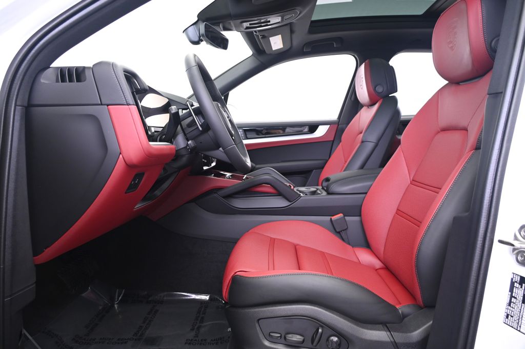 Thumbnail: 2026 Porsche Cayenne - 30