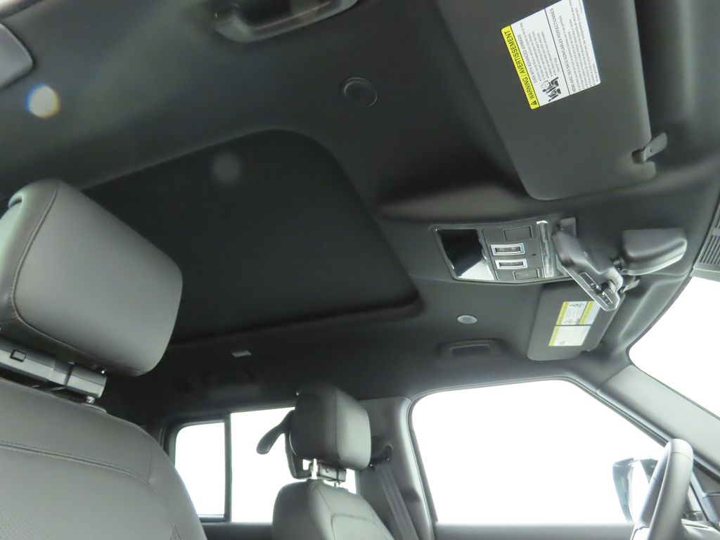 Thumbnail: 2025 Land Rover Defender - 18