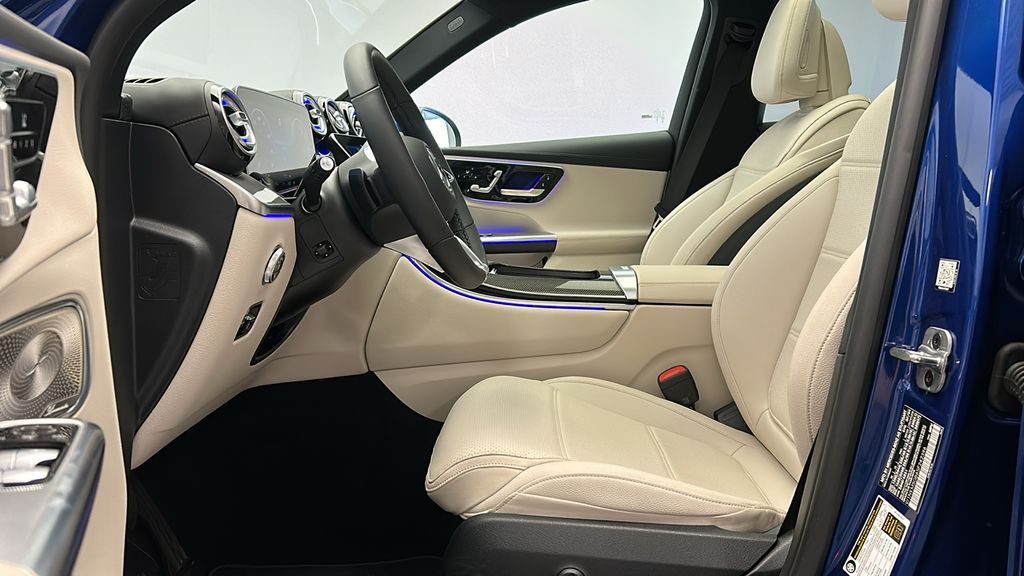 2025 Mercedes-Benz GLC 350 12