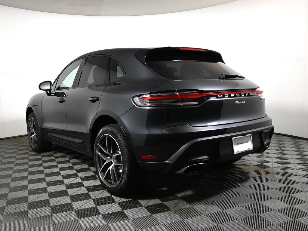 Thumbnail: 2026 Porsche Macan - 3