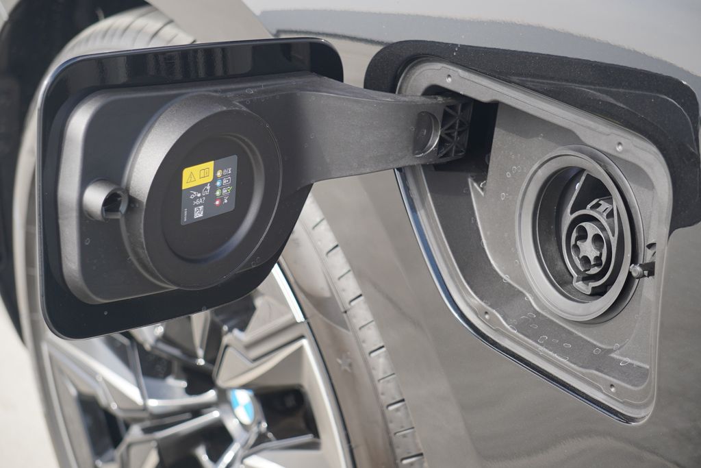 Thumbnail: 2025 BMW 7 Series - 6