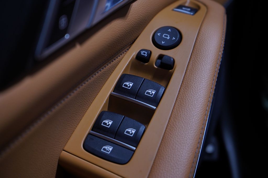 Thumbnail: 2021 BMW X5 - 17