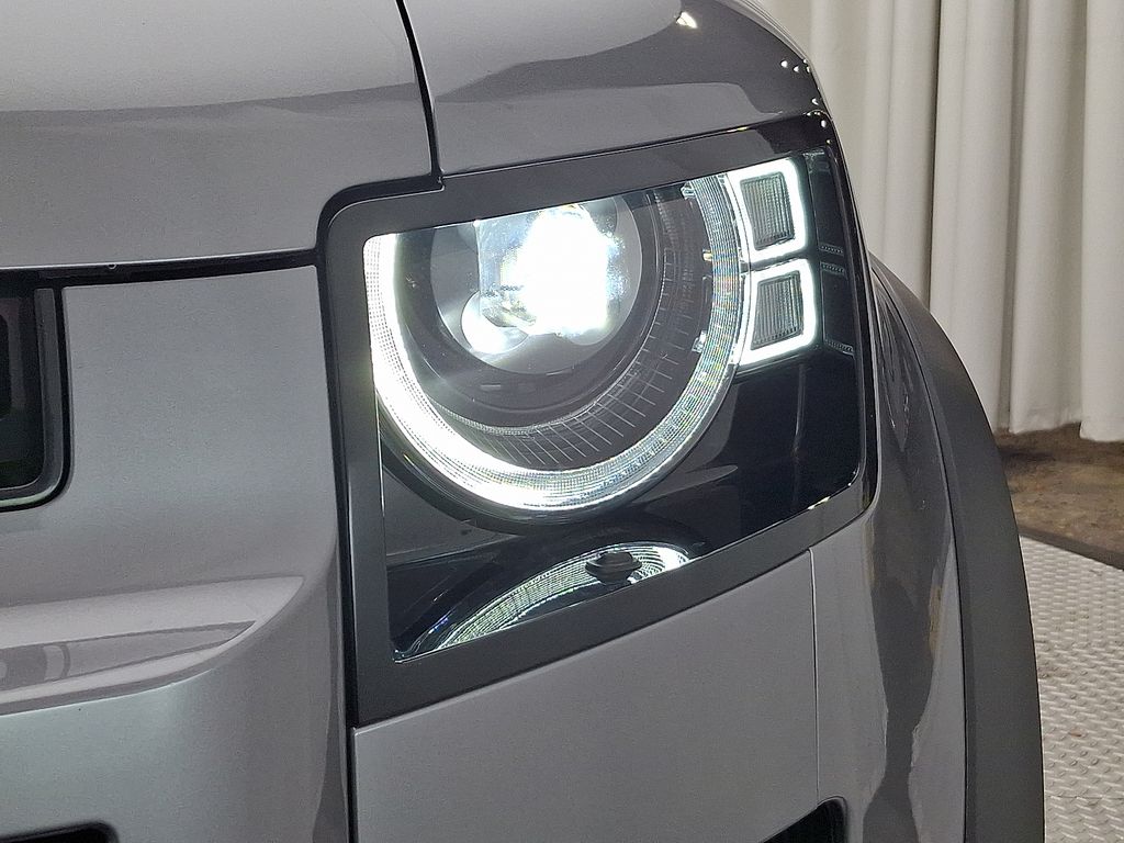 Thumbnail: 2023 Land Rover Defender - 9