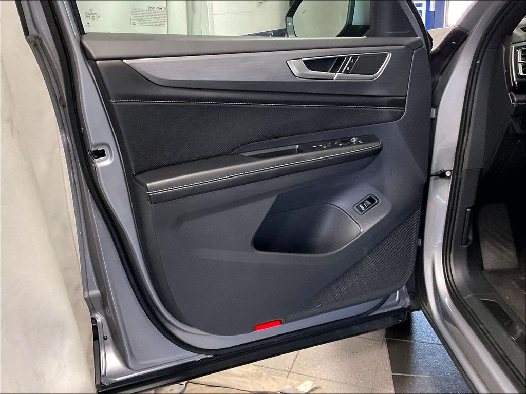 2026 Volkswagen Atlas Cross Sport — photo 9