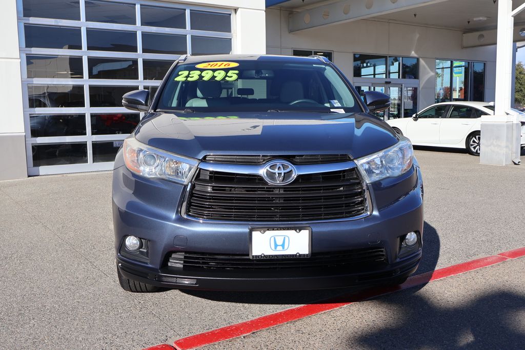 2016 Toyota Highlander XLE 2