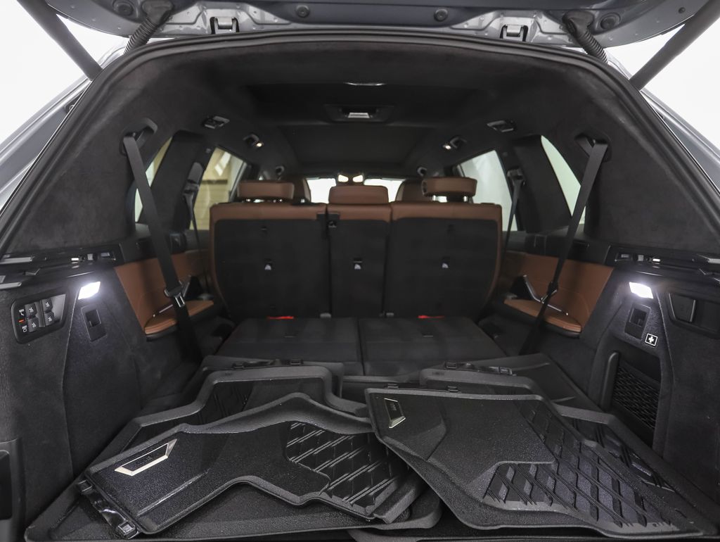 Thumbnail: 2024 BMW X7 - 29