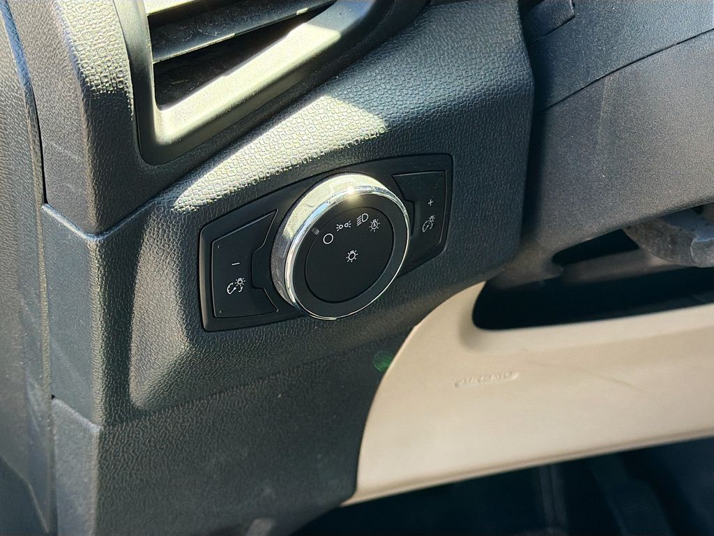 Used 2022 White Ford S image 10