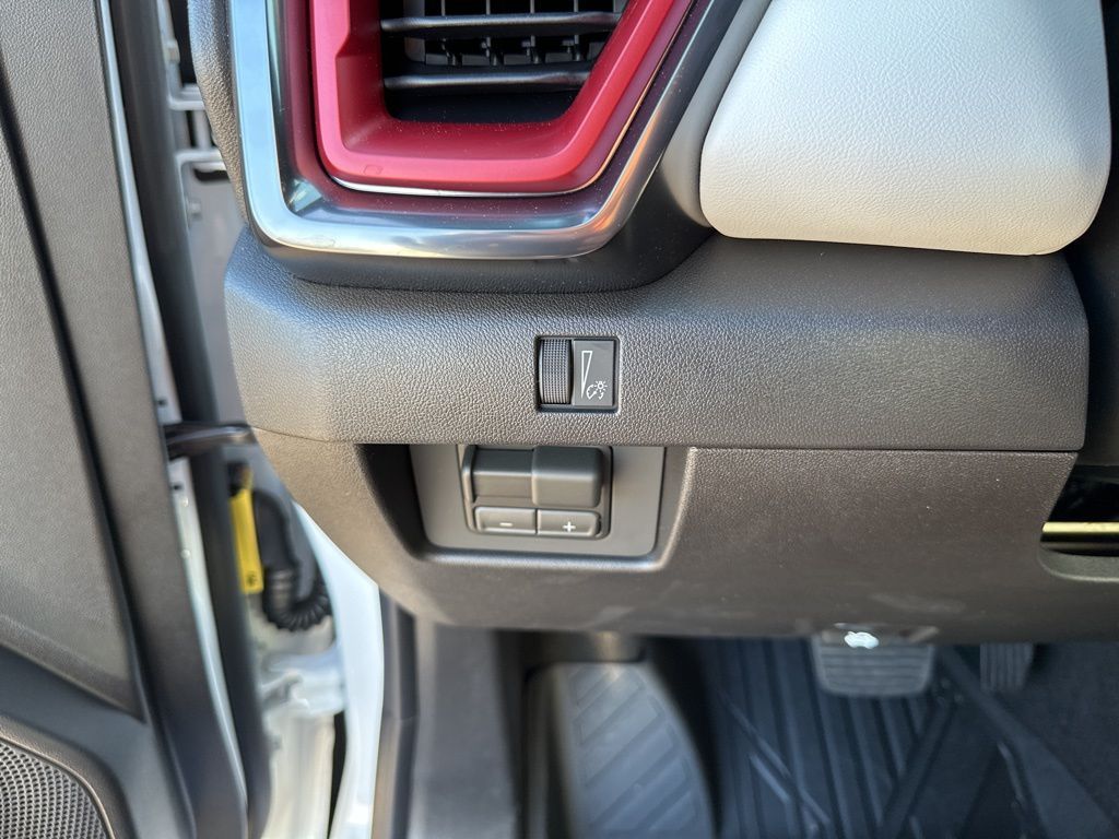 New 2026 White GMC AT4X image 27