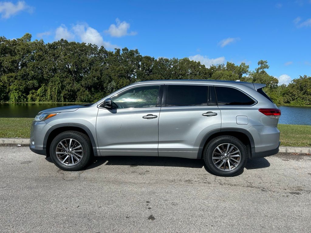 Thumbnail: 2017 Toyota Highlander - 2
