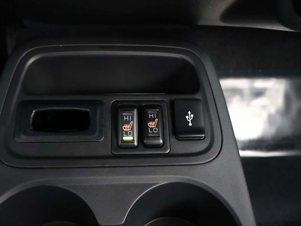 Used 2024 White Mitsubishi SE image 39