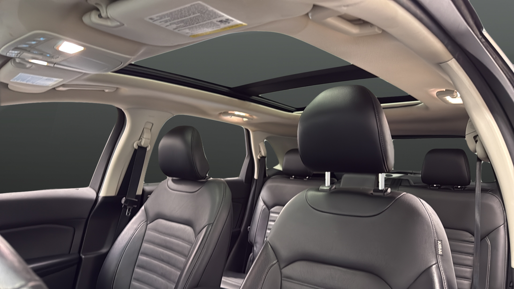 Used 2018 Shadow Black Ford SEL image 12