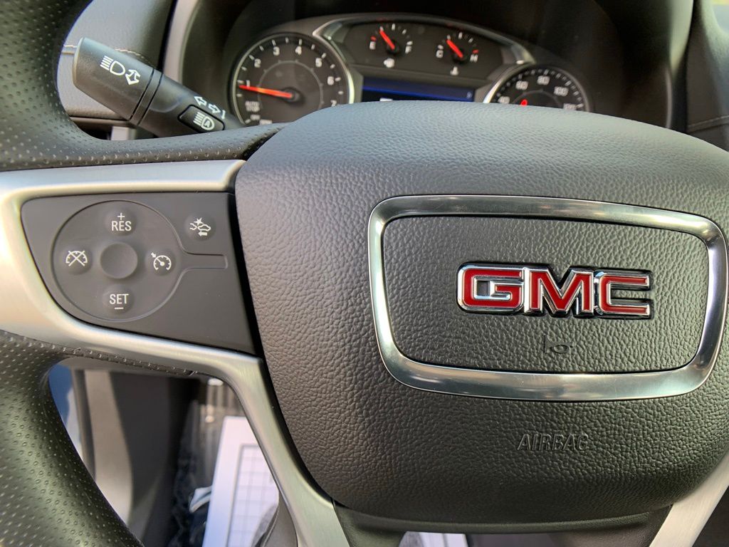 2024 GMC Terrain SLE 18