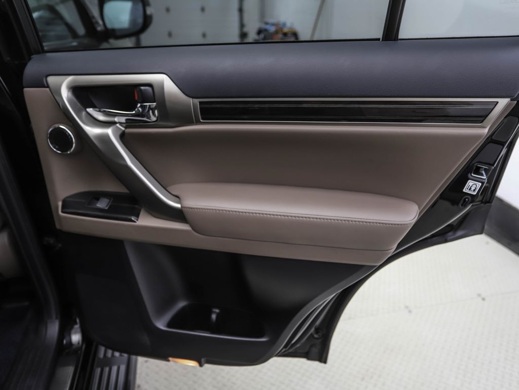 2021 Lexus GX 460 23
