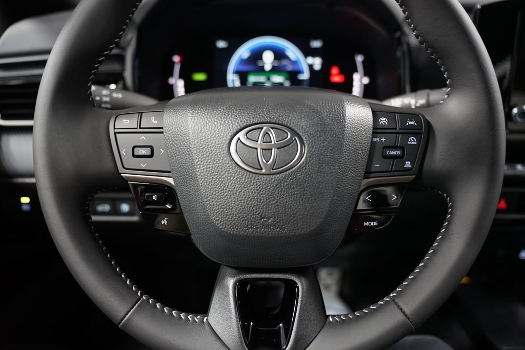 Thumbnail: 2025 Toyota Camry - 12