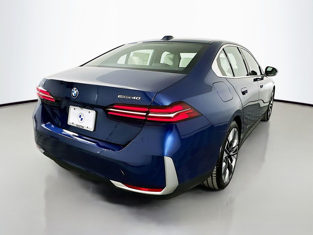 Thumbnail: 2026 BMW i5 - 5