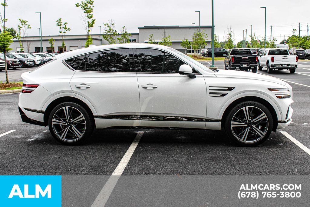 Used 2025 White Genesis 3.5T e-SC image 9