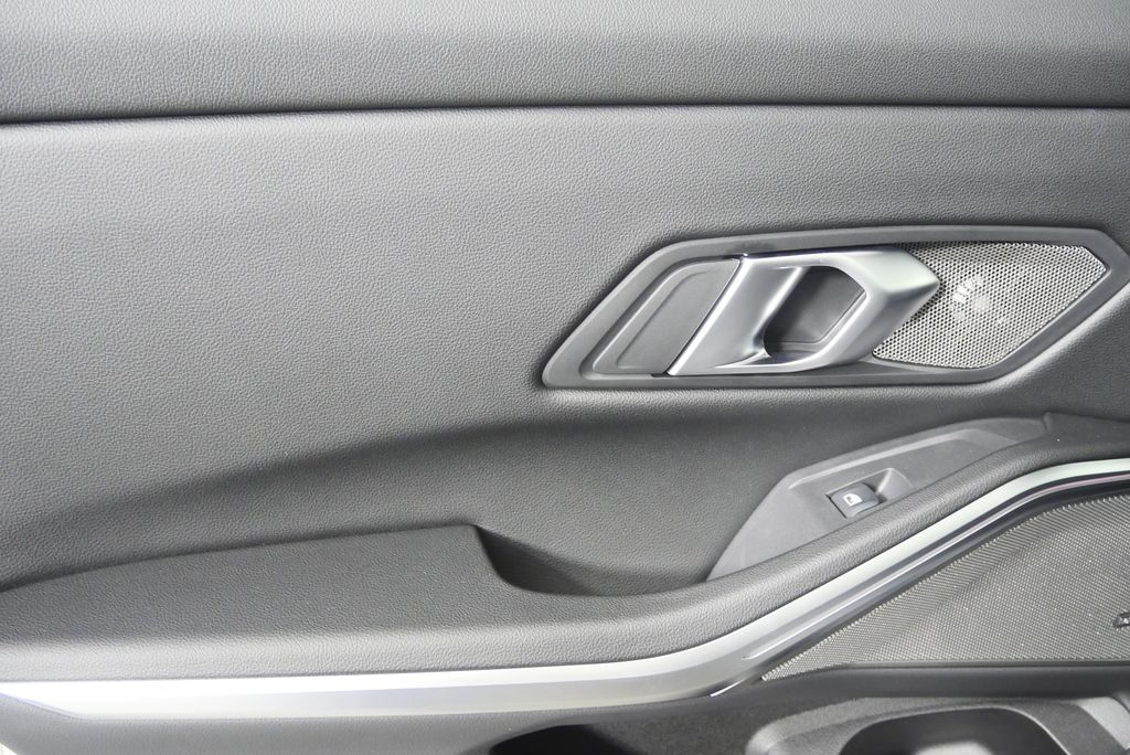 Thumbnail: 2026 BMW 3 Series - 14