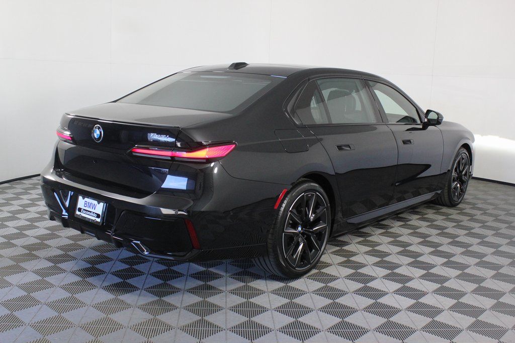 Thumbnail: 2026 BMW 7 Series - 2
