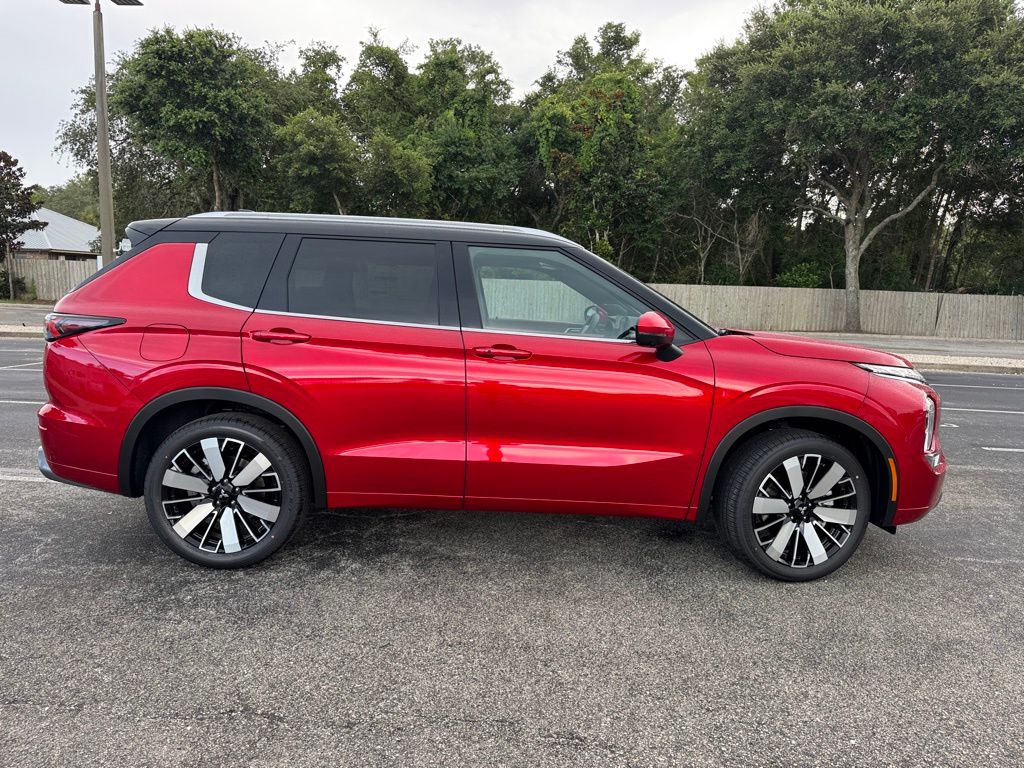 2025 Mitsubishi Outlander SEL photo 8
