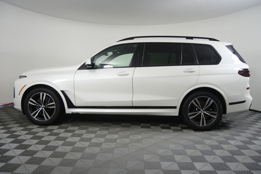 Thumbnail: 2024 BMW X7 - 6