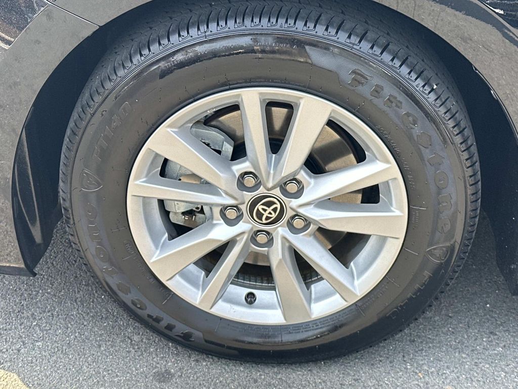 Thumbnail: 2025 Toyota Camry - 15