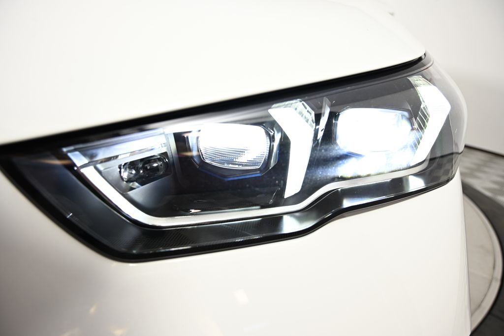 Thumbnail: 2026 BMW 5 Series - 9