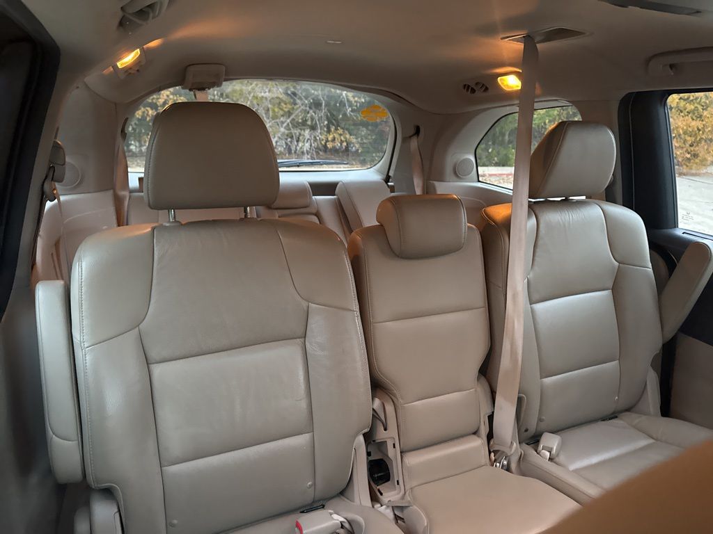 2012 Honda Odyssey Touring 21