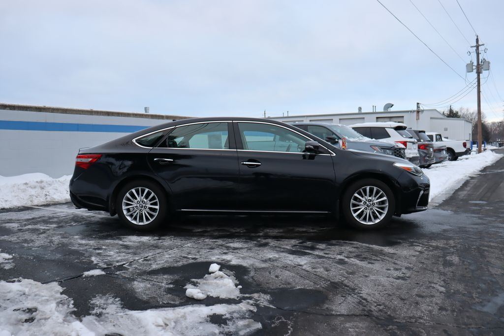 2017 Toyota Avalon Limited 6