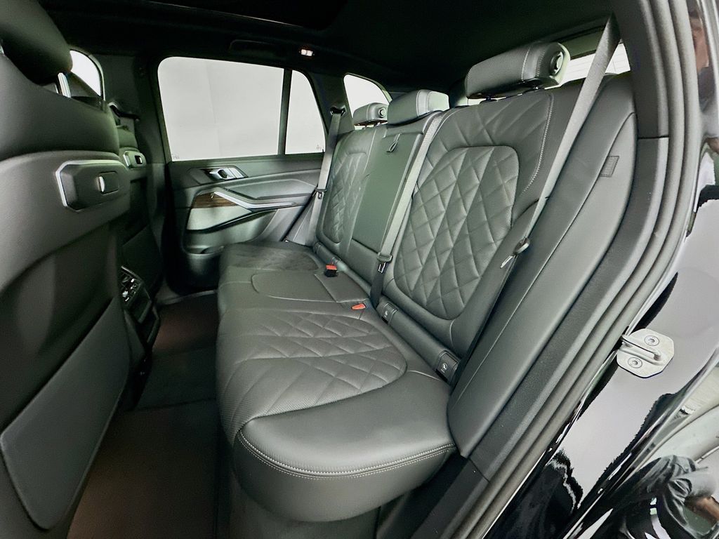 Thumbnail: 2026 BMW X5 - 17