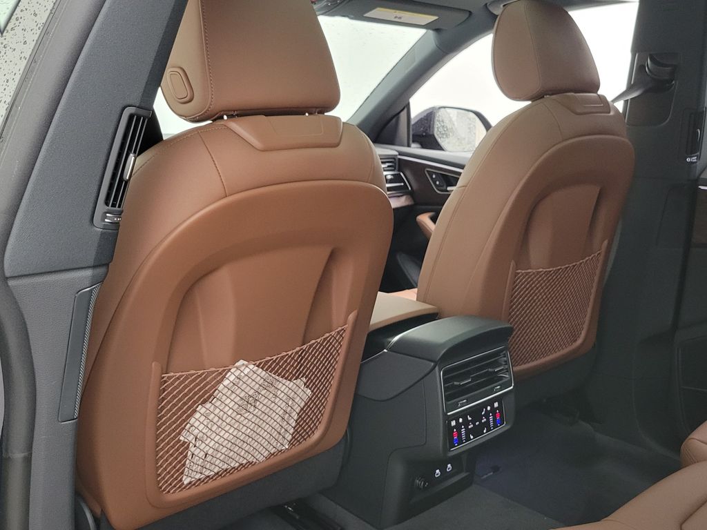 Thumbnail: 2026 Audi Q8 - 26