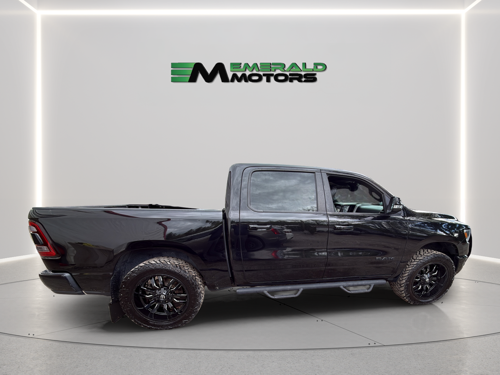 View vehicle photo 6