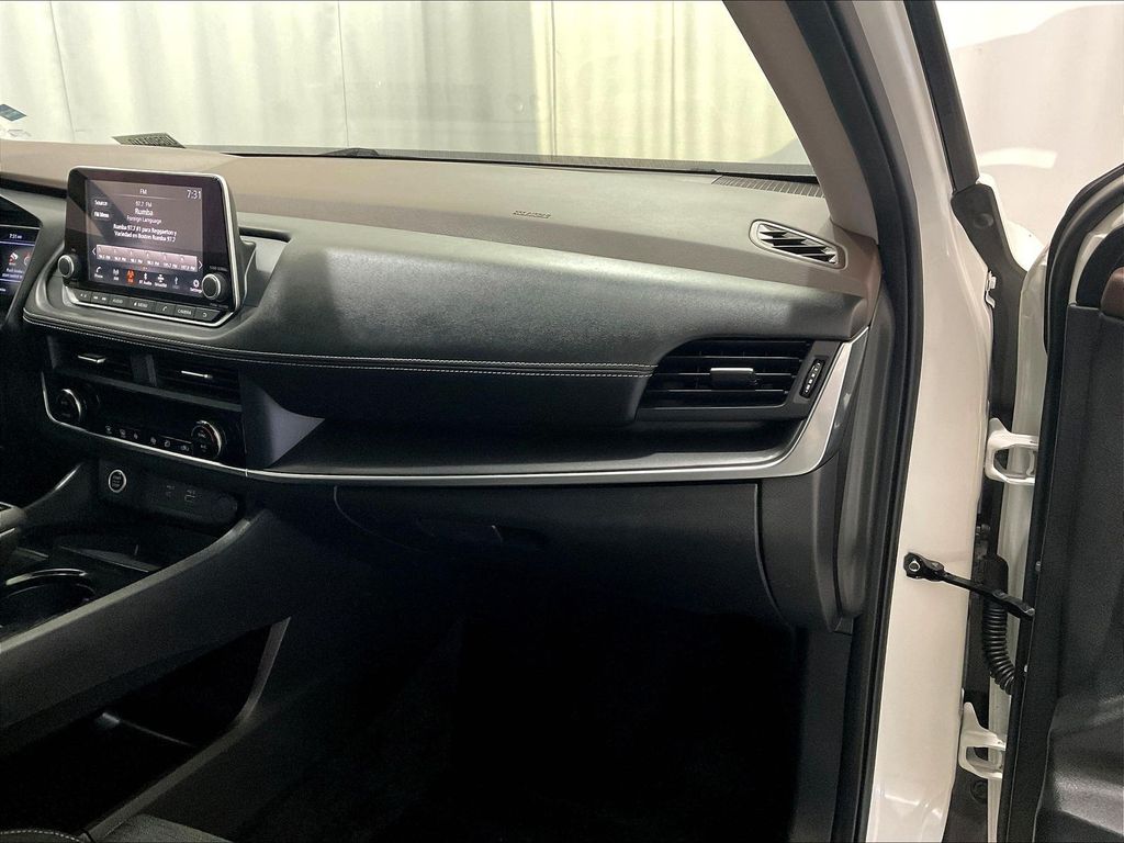 2023 Nissan Rogue — photo 13