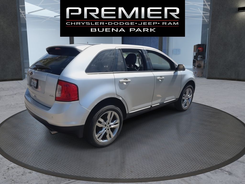 Used 2014 Silver Ford SEL image 8