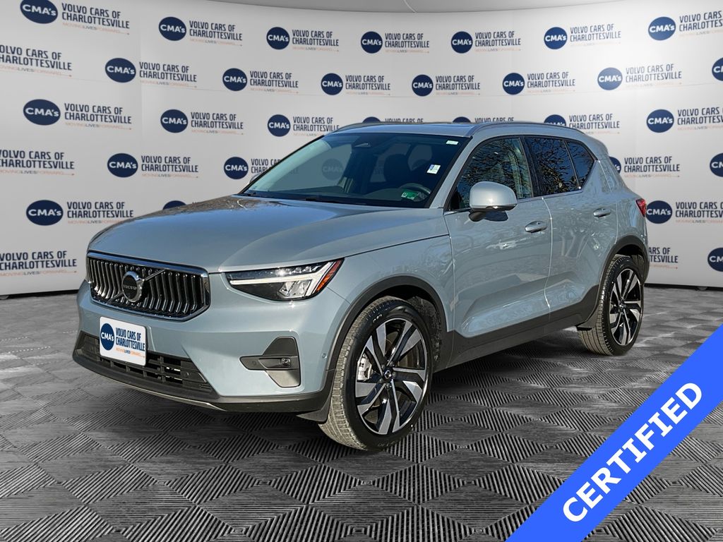 2023 Volvo XC40 B5 Ultimate Bright Theme AWD