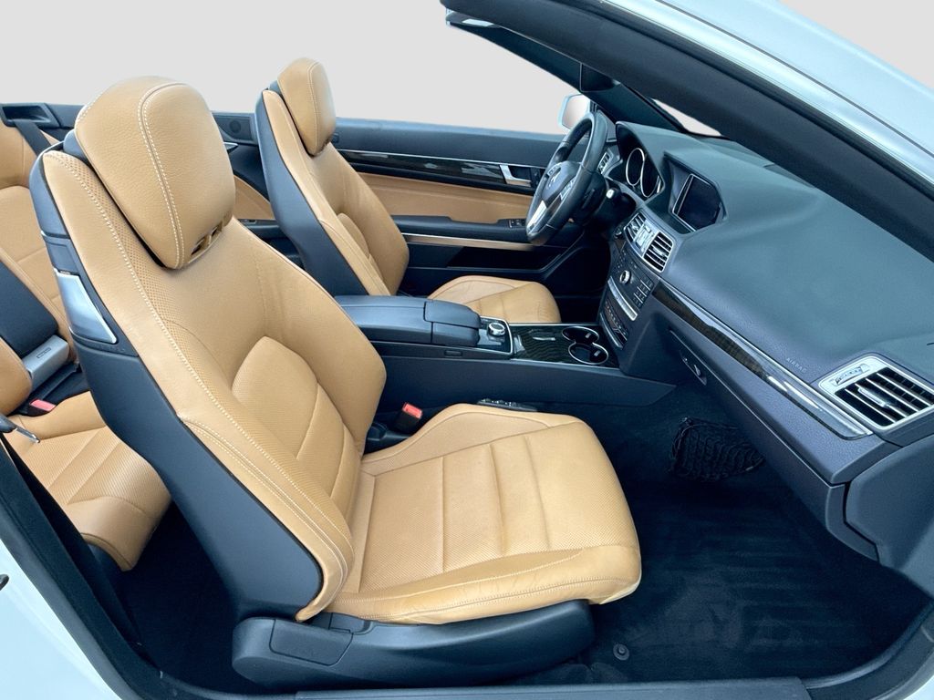 Thumbnail: 2016 Mercedes-Benz E-Class - 26