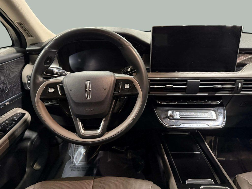 Certified Used 2023 Pristine White Metallic Tri-Coat Lincoln Reserve image 19