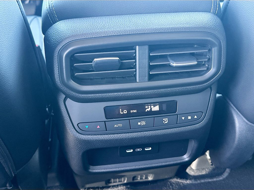 Thumbnail: 2025 Honda Pilot - 18