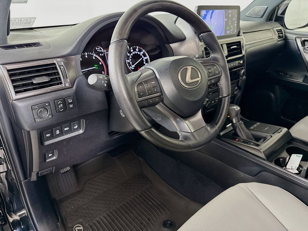 Thumbnail: 2023 Lexus GX - 9