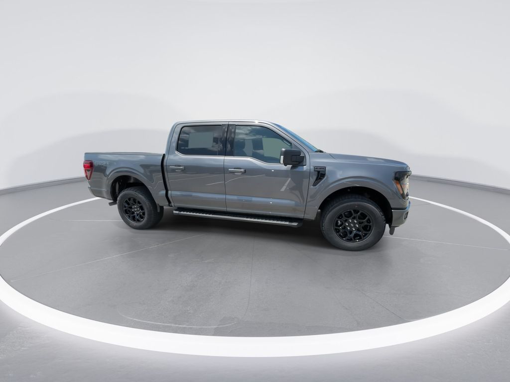 New 2026 Carbonized Gray Metallic Ford XLT image 2