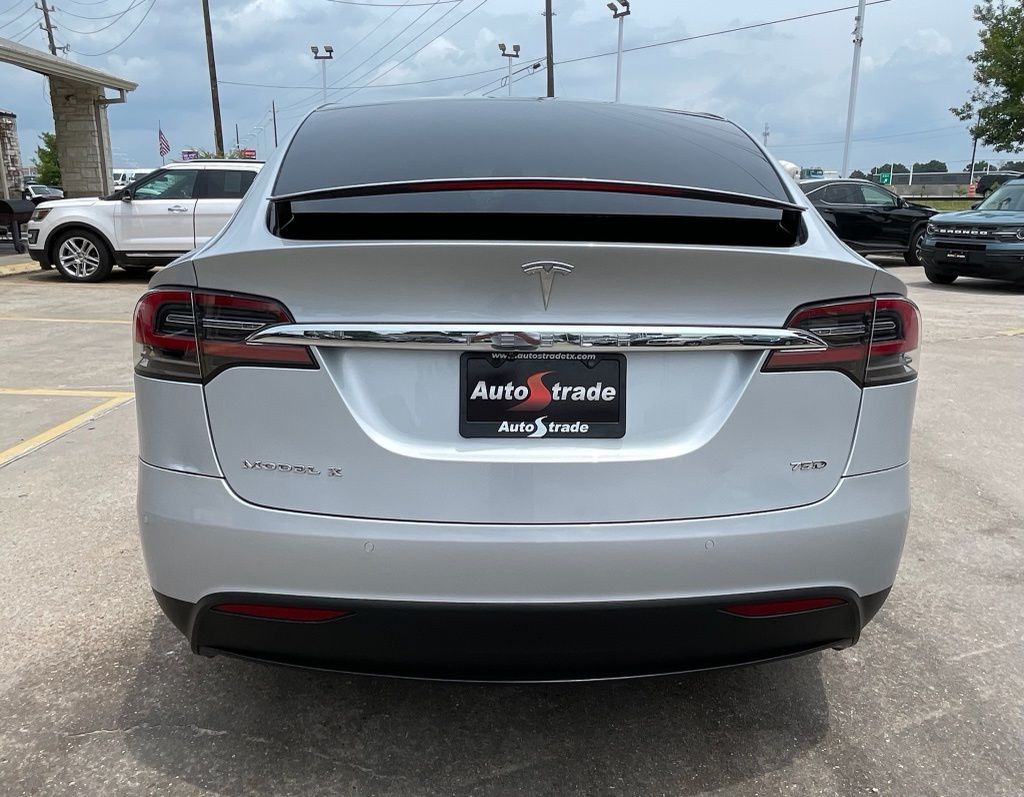2018 Tesla Model X 75D Silver at Autostrade