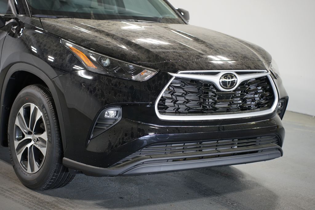 Thumbnail: 2026 Toyota Highlander - 4