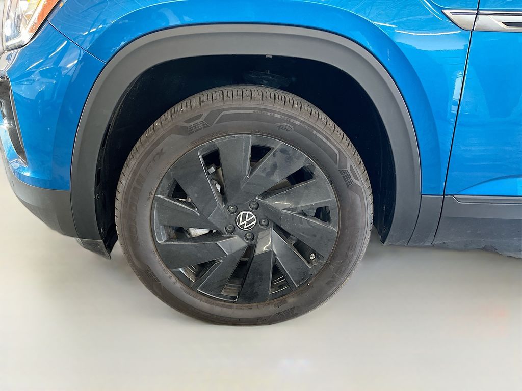 2024 Volkswagen Atlas Cross Sport SE w/Tech - Photo 31