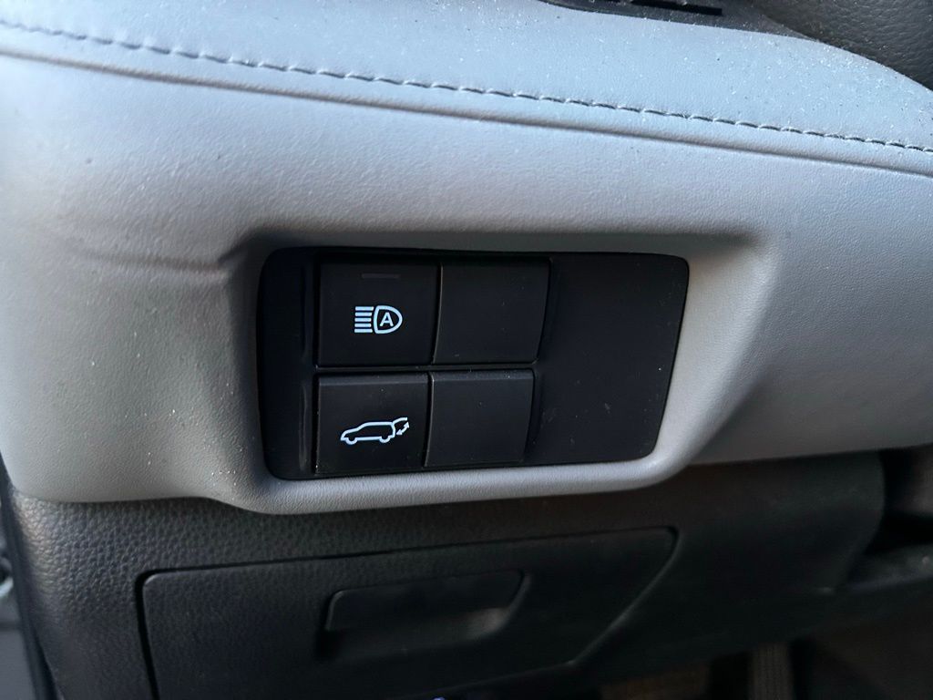 Thumbnail: 2022 Toyota Highlander - 19