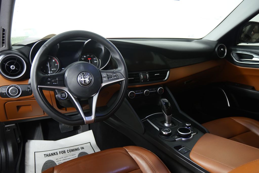 Thumbnail: 2019 Alfa Romeo Giulia - 17