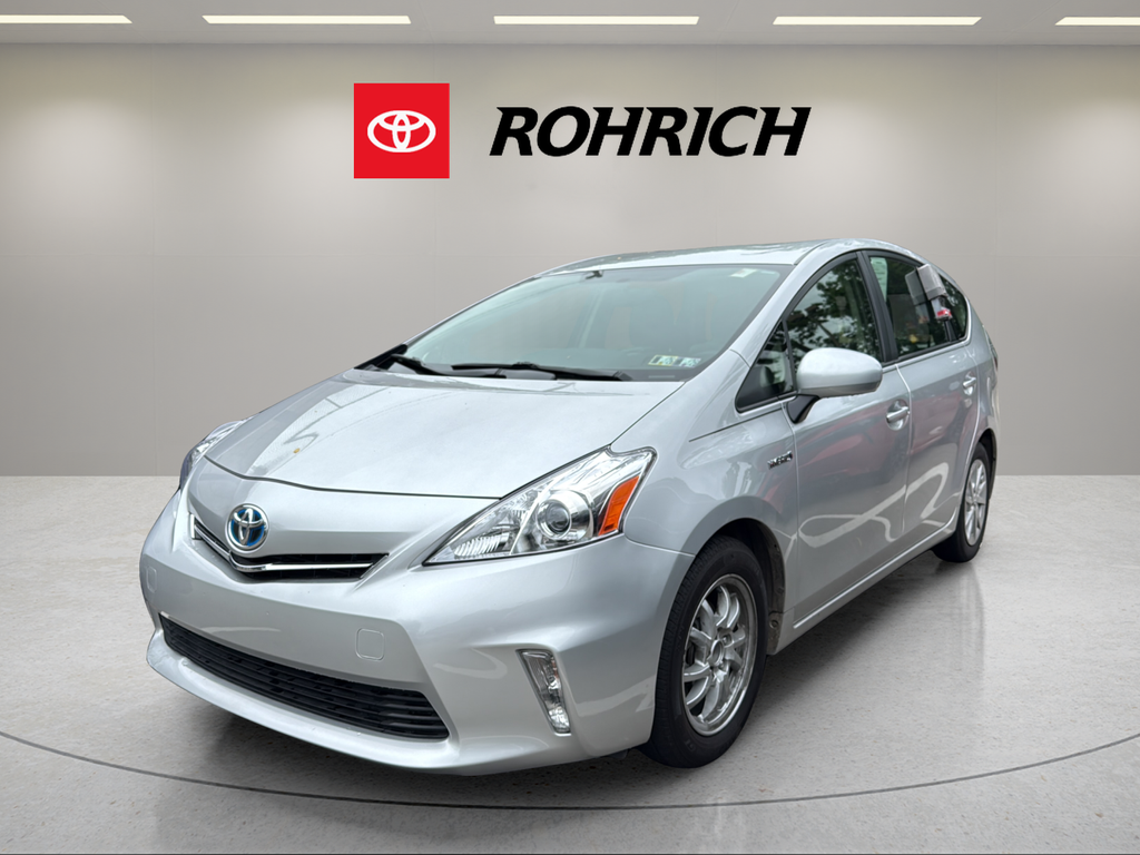2012 Toyota Prius v Five's photo