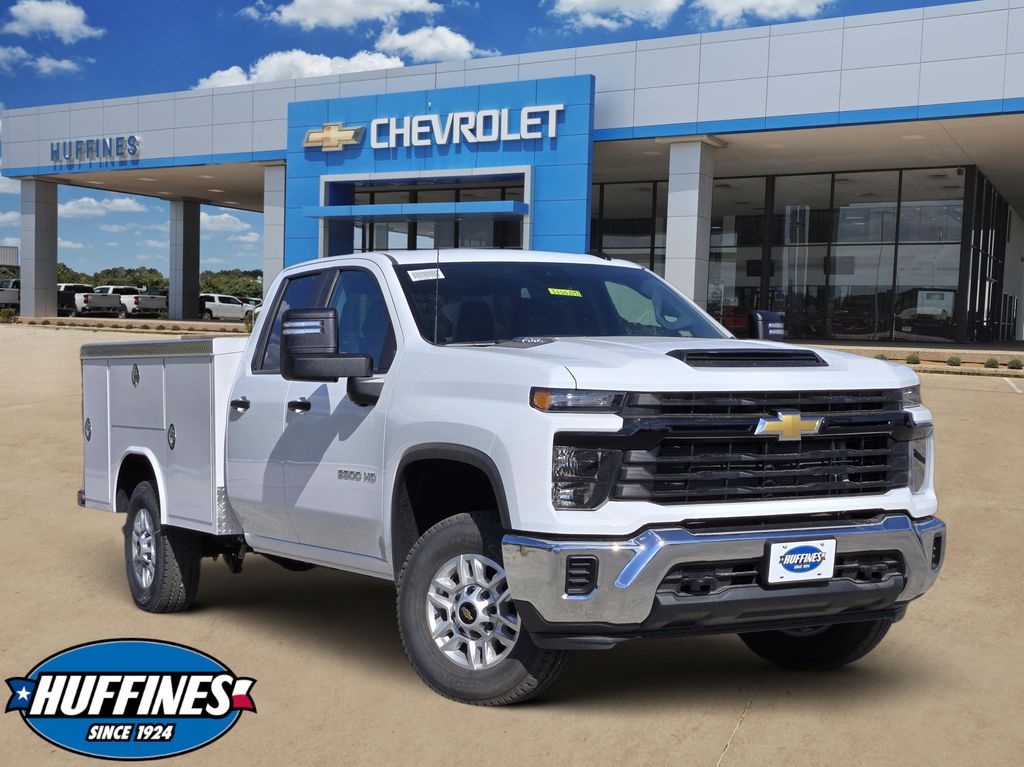 Summit White 2026 Chevrolet Silverado 2500HD Pickup Truck Four-Wheel Drive Automatic