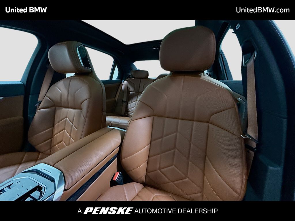 Thumbnail: 2026 BMW 7 Series - 5