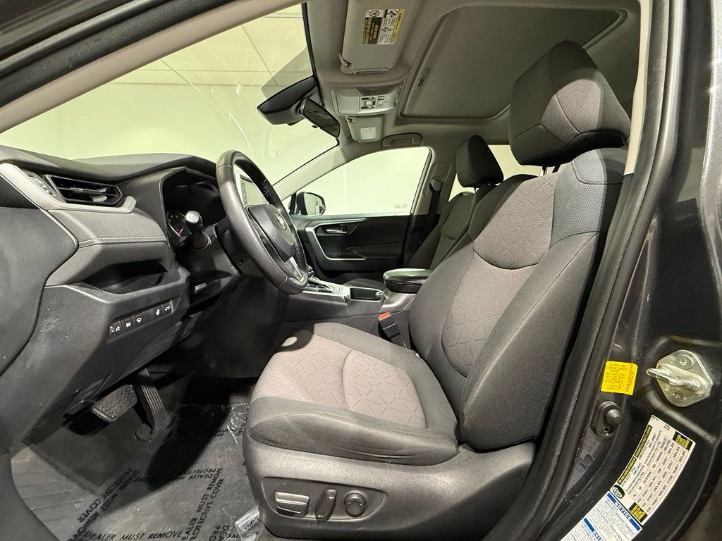 Thumbnail: 2019 Toyota RAV4 - 13