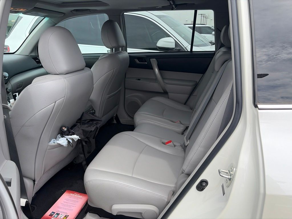 Thumbnail: 2012 Toyota Highlander - 7
